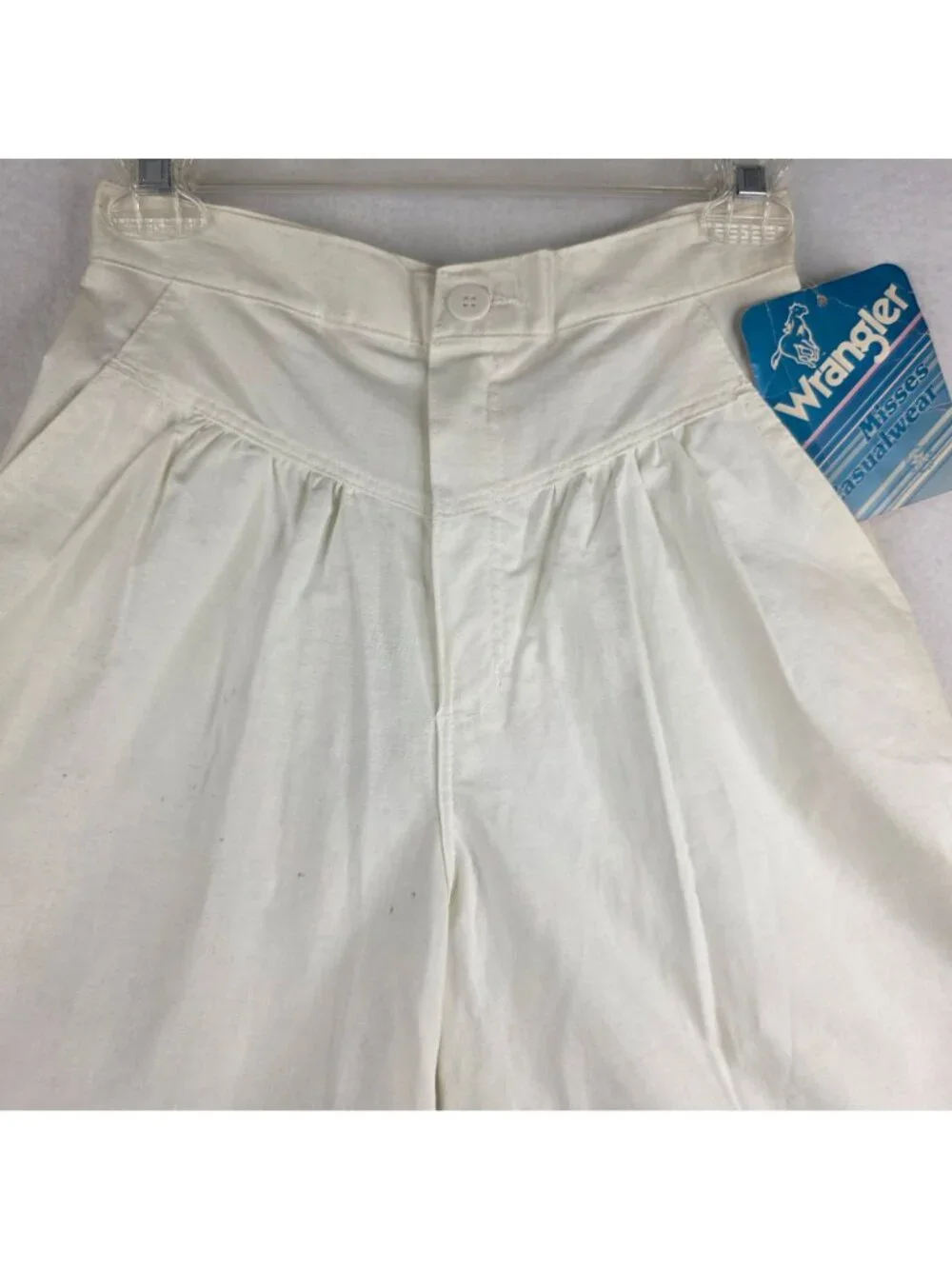 Vintage Wrangler Misses Casual Shorts Sz 6 White Deadstock USA Comfort Americana